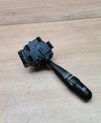 Toyota Avensis T250 Wiper control stalk 173647