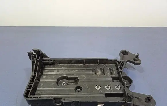 Volkswagen PASSAT CC Battery box tray 5Q0915321H