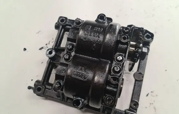 Opel Zafira A Oil pump 573814 201807 A 435753