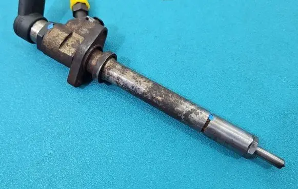 Fuel injector
