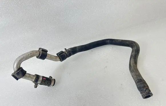 Volkswagen Touareg I Engine coolant pipe/hose 7L6815986A
