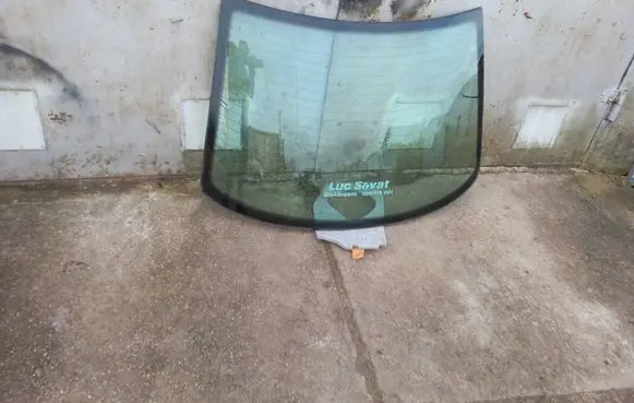Rear windscreen/windshield window