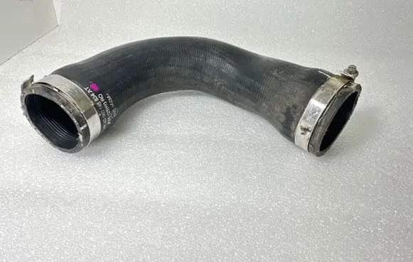 Volkswagen PASSAT B7 Intercooler hose/pipe 1K0145834AT