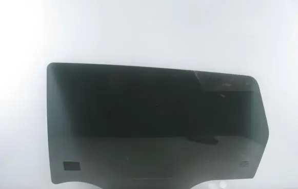 Nissan Qashqai Rear door window glass 