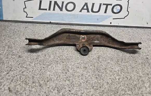 BMW 5 E39 Muffler mount bracket/holder 18202248578