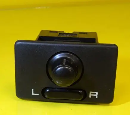Nissan Almera N16 Wing mirror switch