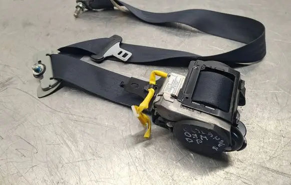 Mitsubishi Outlander Front seatbelt 6091406 0435095 7216DN