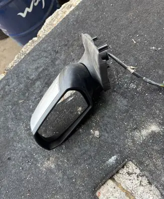 Ford Mondeo Mk III Front door electric wing mirror 014119 02411900