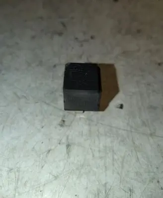 Mercedes-Benz C AMG W204 Other relay A0025421319