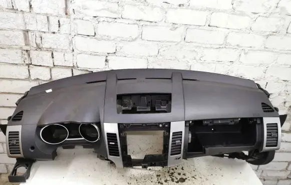 Mitsubishi Outlander Dashboard