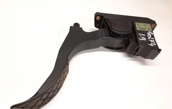 Volkswagen Golf IV Accelerator throttle pedal 0281002342 081108844YB3