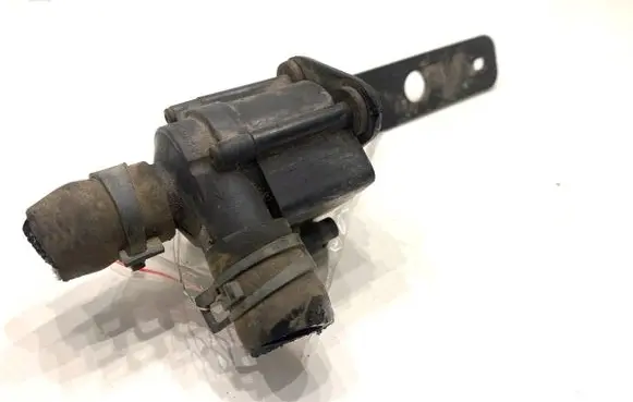 Volkswagen Transporter - Caravelle T6 Oil filter mounting bracket 5Q0965561B