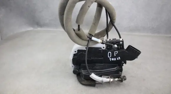 Nissan Murano Z51 Front door lock