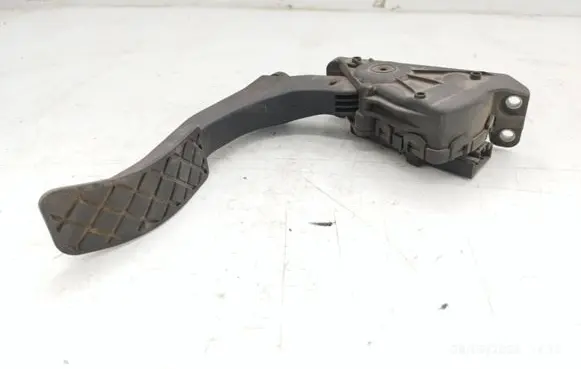Audi A6 S6 C6 4F Accelerator throttle pedal 4F1723523B 00898406