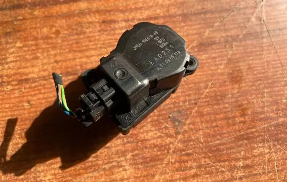 Ford Grand C-MAX Air flap motor/actuator 3M5H19E616AB