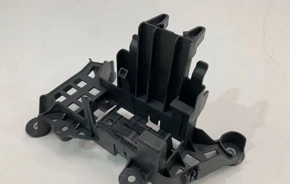 Battery bracket