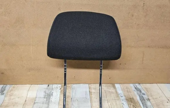 Opel Zafira B Front seat headrest 