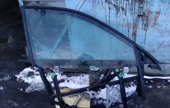Audi A6 S6 C4 4A Front window lifting mechanism without motor