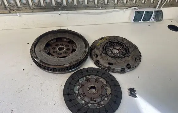 Volkswagen Transporter - Caravelle T5 Clutch set kit 324033110 415027110