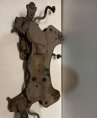 Hyundai i40 Front subframe 624013Z100