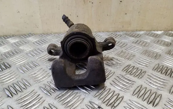 Suzuki Grand Vitara II Rear brake caliper