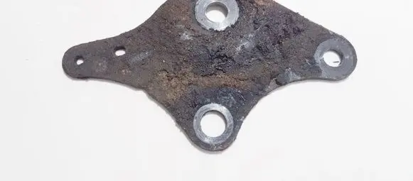 Peugeot 407 Engine mounting bracket