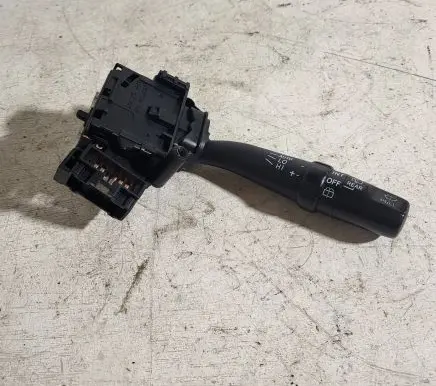 Toyota Avensis T250 Wiper control stalk 173654