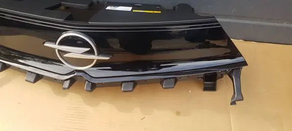 Opel Mokka B Front grill 9535215080