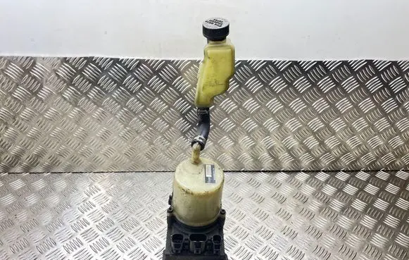 Mazda 3 I Power steering pump