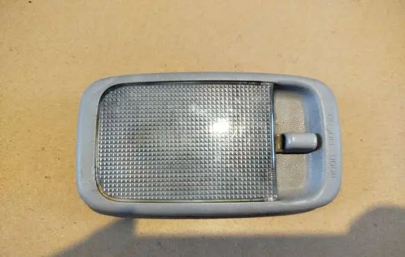 Toyota Avensis T220 Front seat light 8124005030