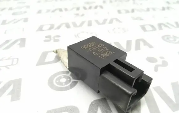 Toyota RAV 4 (XA10) Other relay 9098004148 1699L