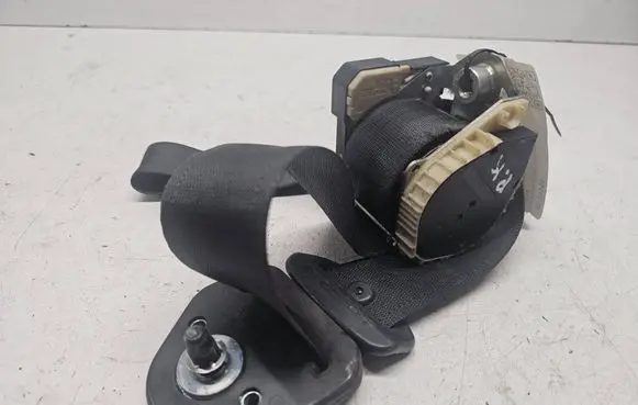 Opel Astra H Front seatbelt 33009758