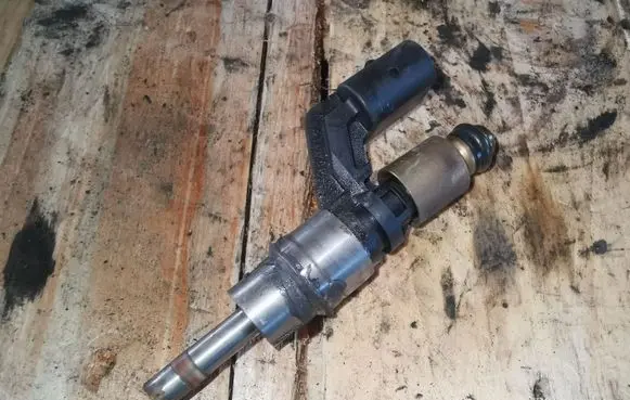 Volkswagen Golf V Fuel injectors set 03C906036A 0261500016