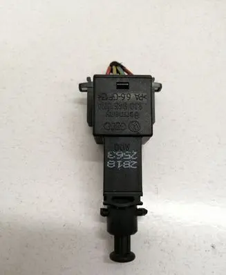 Volkswagen Golf IV Brake pedal sensor switch 1J0945511A