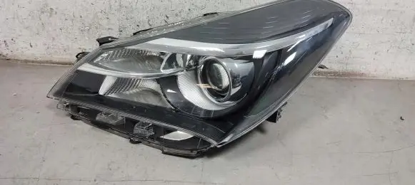 Toyota Yaris Headlight/headlamp A17790
