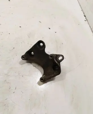Engine mounting bracket