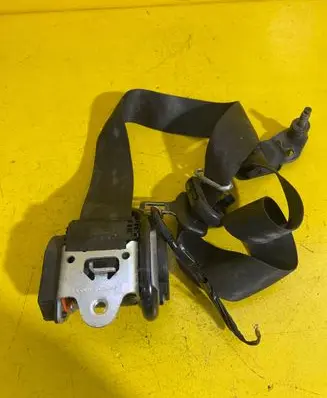 Ford Focus Seat belt trim 
