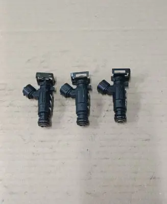 Hyundai Accent Fuel injectors set 9260930006 3531022600