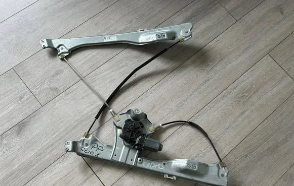 Renault Clio III Front door electric window regulator 8200291147J 981283103