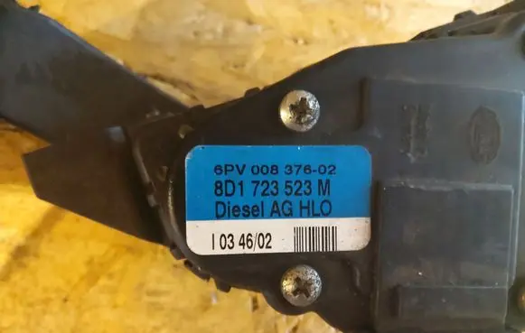 Audi A6 S6 C5 4B Accelerator throttle pedal 8D1723523M 6PV00837602