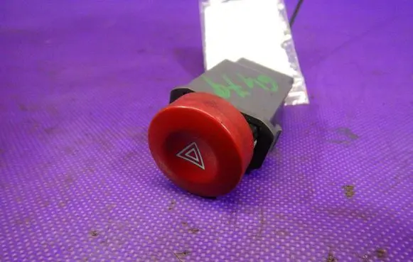 Chevrolet Aveo Hazard light switch 
