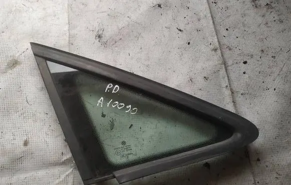 Volkswagen Touran I Front triangle window/glass as2
