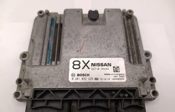 Nissan X-Trail T32 Engine control unit/module 23710HX44A 1039S85626 0281032229