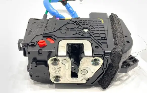 KIA Venga Rear door lock 81420-1P000