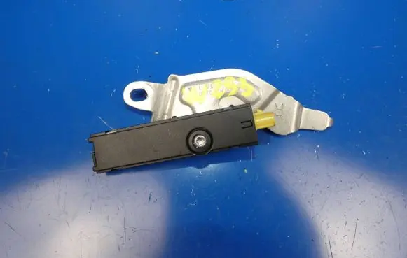 Mercedes-Benz GLC X253 C253 Aerial antenna amplifier A2319052200 00423904017 920298002