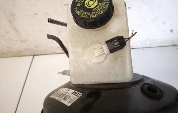 Mercedes-Benz B W245 Brake fluid reservoir 32067200C