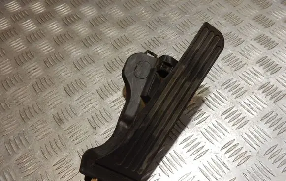 Volkswagen PASSAT B6 Accelerator throttle pedal 1K1721503P 48196