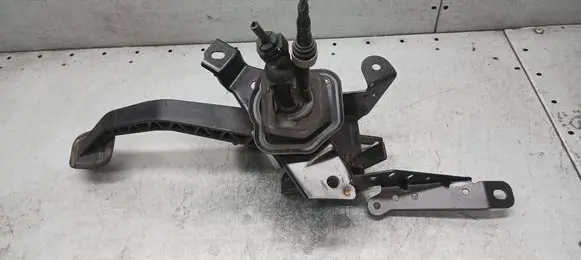 Volvo V50 Clutch pedal 30714693