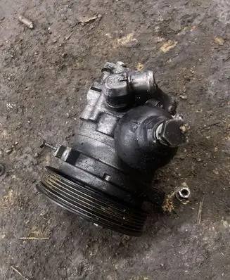BMW 7 E65 E66 Power steering pump