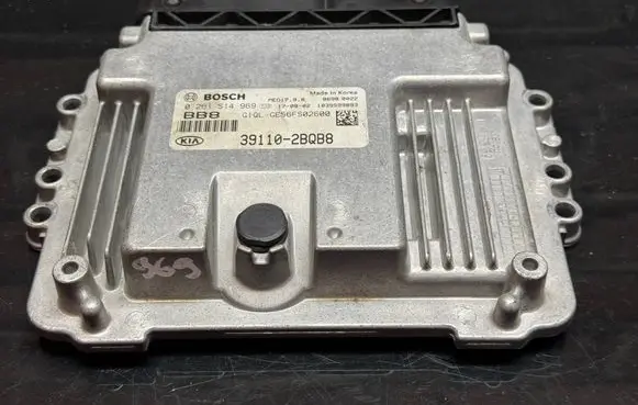 KIA Sportage Engine control unit/module ECU 1039S99893 391102BQB8 0261S14969